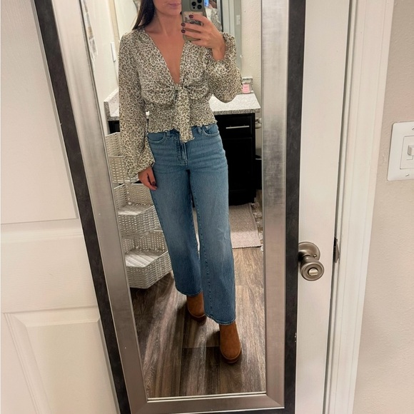 Green/Brown Leopard Long Sleeve Front Tie Elastic Waist Cropped Silk Boho Top - Picture 7 of 7